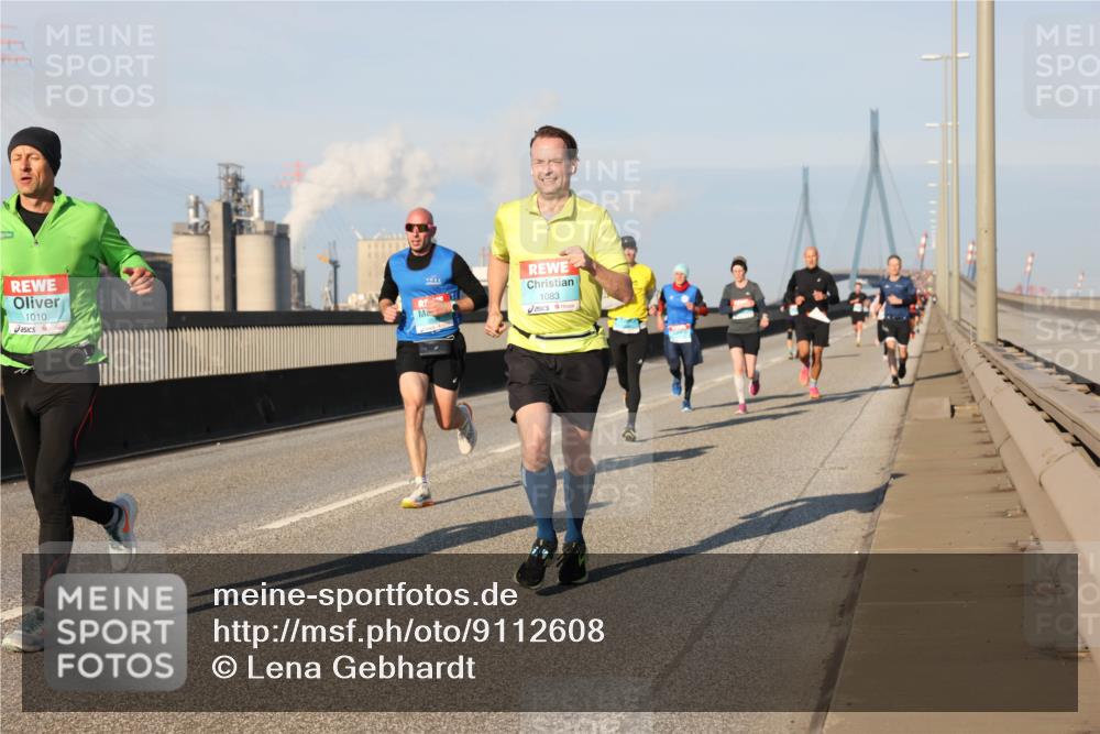 03.10.2025 - Köhlbrandbrückenlauf Lena Gebhardt http://msf.ph/oto/9112608 03.10.2025 09:42:30 Position 2 1010, 1083 meine-sportfotos.de