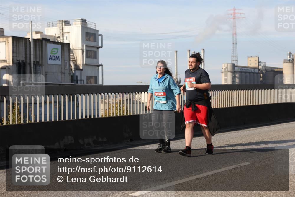 03.10.2025 - Köhlbrandbrückenlauf Lena Gebhardt http://msf.ph/oto/9112614 03.10.2025 10:16:21 Position 2 2178 meine-sportfotos.de