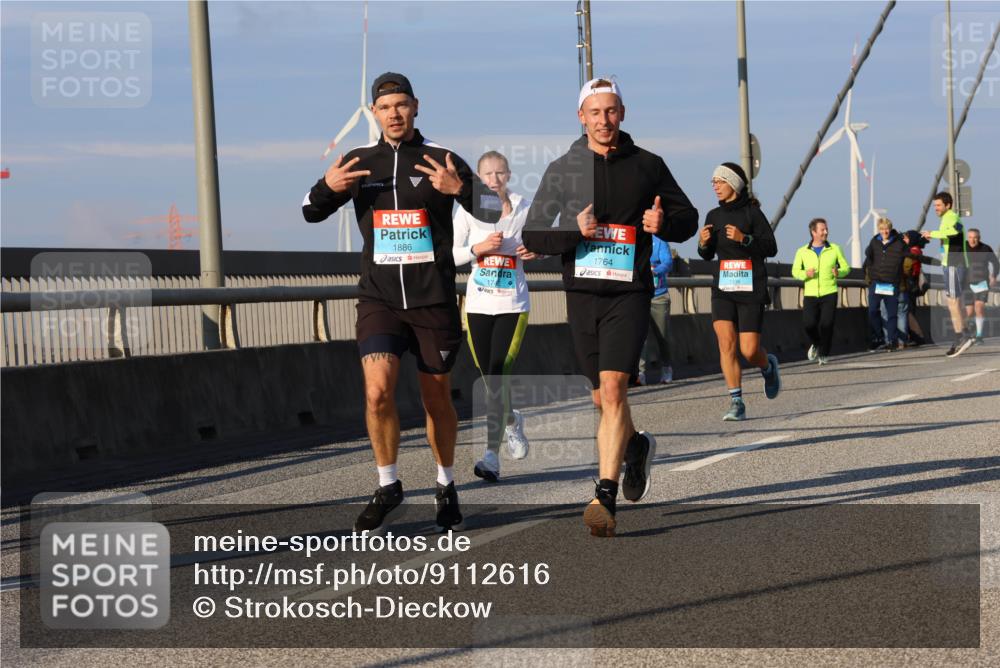 03.10.2025 - Köhlbrandbrückenlauf Strokosch-Dieckow http://msf.ph/oto/9112616 03.10.2025 09:46:05 Position 2 1886, 1742, 1764 meine-sportfotos.de