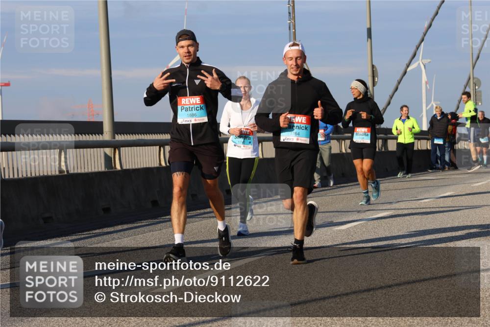 03.10.2025 - Köhlbrandbrückenlauf Strokosch-Dieckow http://msf.ph/oto/9112622 03.10.2025 09:46:05 Position 2 1886, 764, 1742 meine-sportfotos.de