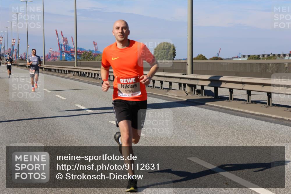 03.10.2025 - Köhlbrandbrückenlauf Strokosch-Dieckow http://msf.ph/oto/9112631 03.10.2025 12:41:48 Position 3 5765 meine-sportfotos.de