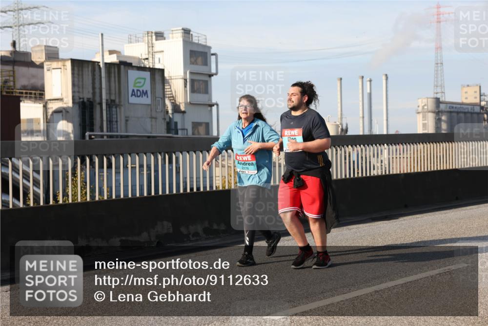 03.10.2025 - Köhlbrandbrückenlauf Lena Gebhardt http://msf.ph/oto/9112633 03.10.2025 10:16:22 Position 2 2178 meine-sportfotos.de