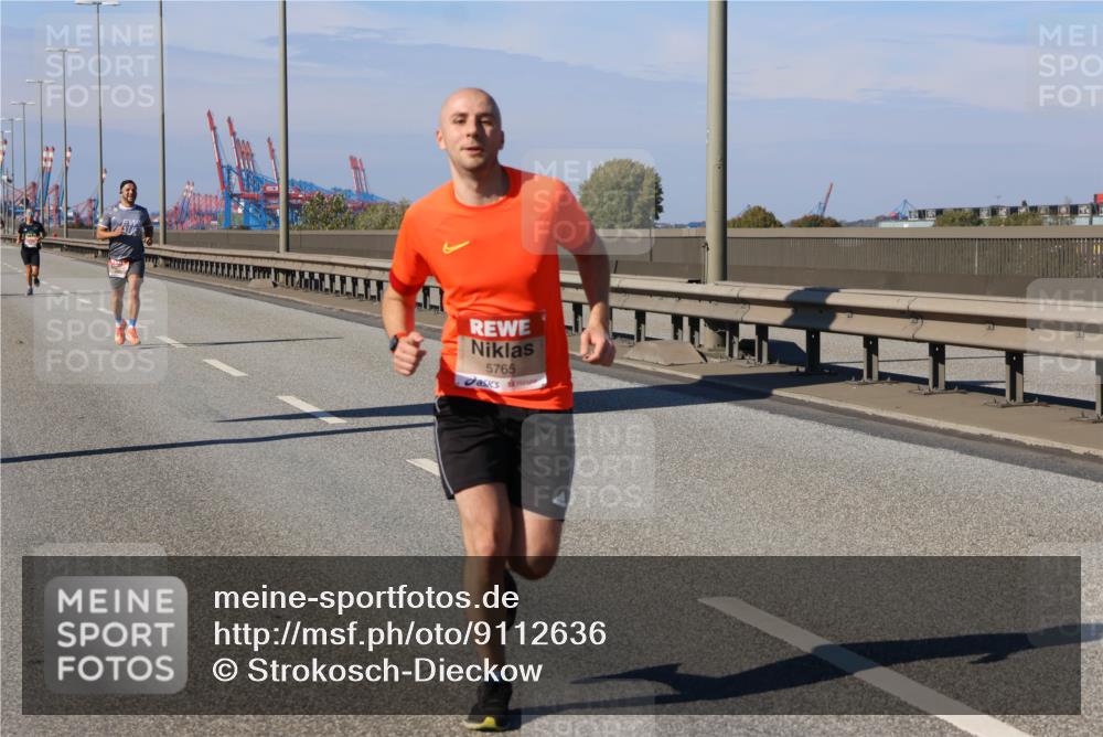 03.10.2025 - Köhlbrandbrückenlauf Strokosch-Dieckow http://msf.ph/oto/9112636 03.10.2025 12:41:48 Position 3 5765 meine-sportfotos.de