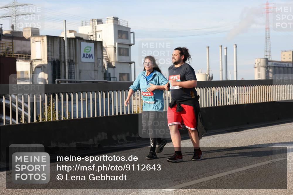 03.10.2025 - Köhlbrandbrückenlauf Lena Gebhardt http://msf.ph/oto/9112643 03.10.2025 10:16:22 Position 2 2178 meine-sportfotos.de