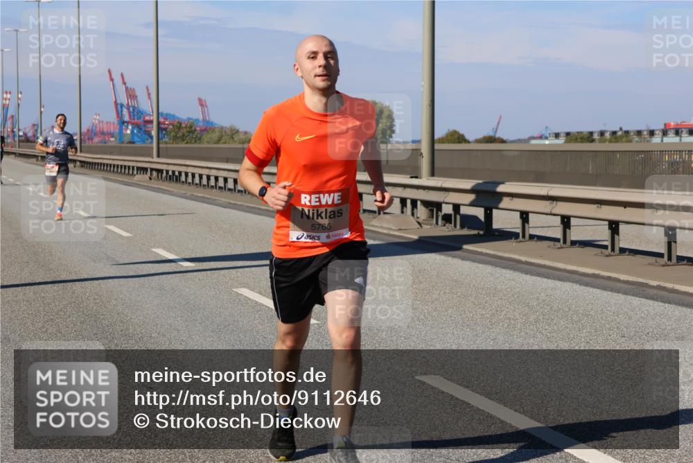 03.10.2025 - Köhlbrandbrückenlauf Strokosch-Dieckow http://msf.ph/oto/9112646 03.10.2025 12:41:48 Position 3 5765 meine-sportfotos.de