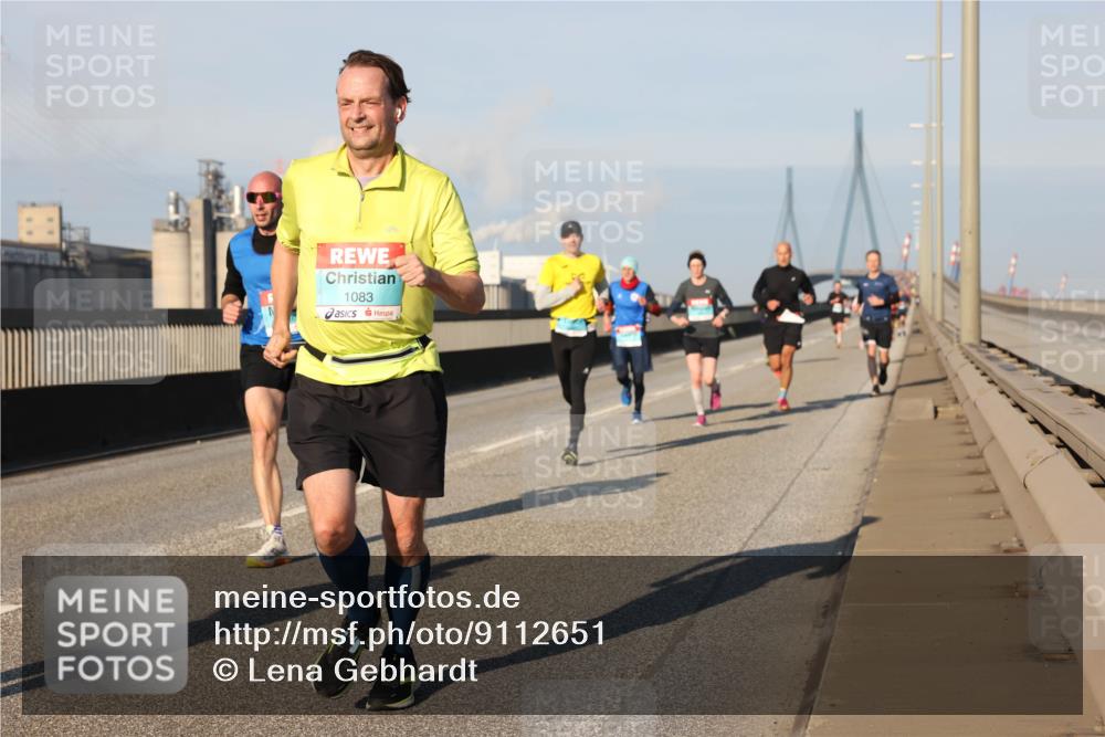 03.10.2025 - Köhlbrandbrückenlauf Lena Gebhardt http://msf.ph/oto/9112651 03.10.2025 09:42:30 Position 2 1083 meine-sportfotos.de