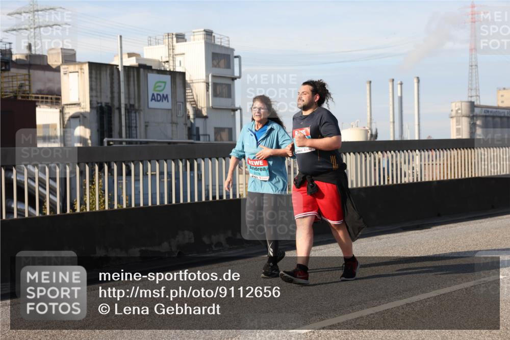 03.10.2025 - Köhlbrandbrückenlauf Lena Gebhardt http://msf.ph/oto/9112656 03.10.2025 10:16:22 Position 2 2178 meine-sportfotos.de