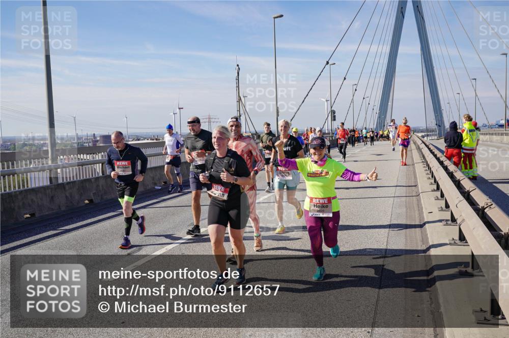 03.10.2025 - Köhlbrandbrückenlauf Michael Burmester http://msf.ph/oto/9112657 03.10.2025 12:54:39 Position 2 5929 meine-sportfotos.de