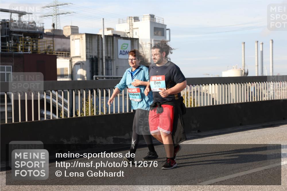 03.10.2025 - Köhlbrandbrückenlauf Lena Gebhardt http://msf.ph/oto/9112676 03.10.2025 10:16:23 Position 2 2178, 2179 meine-sportfotos.de