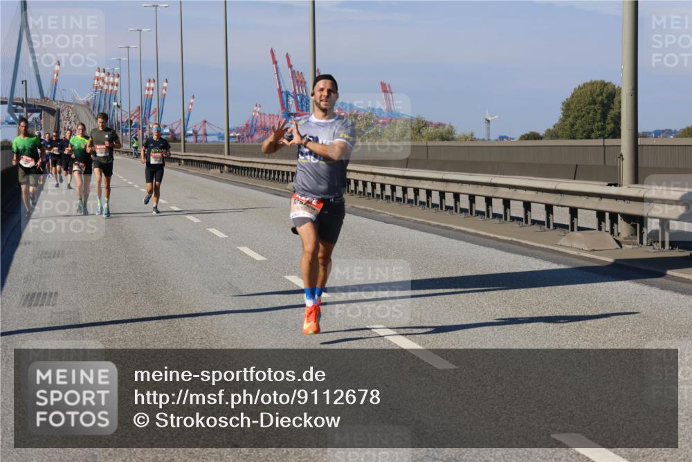 03.10.2025 - Köhlbrandbrückenlauf Strokosch-Dieckow http://msf.ph/oto/9112678 03.10.2025 12:41:51 Position 3  meine-sportfotos.de