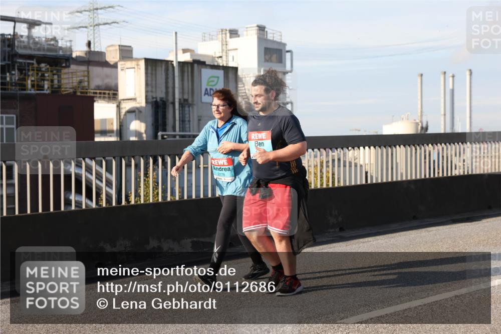 03.10.2025 - Köhlbrandbrückenlauf Lena Gebhardt http://msf.ph/oto/9112686 03.10.2025 10:16:23 Position 2 2178 meine-sportfotos.de