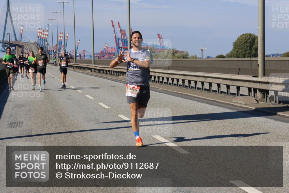 03.10.2025 - Köhlbrandbrückenlauf Strokosch-Dieckow http://msf.ph/oto/9112687 03.10.2025 12:41:52 Position 3 5002 meine-sportfotos.de