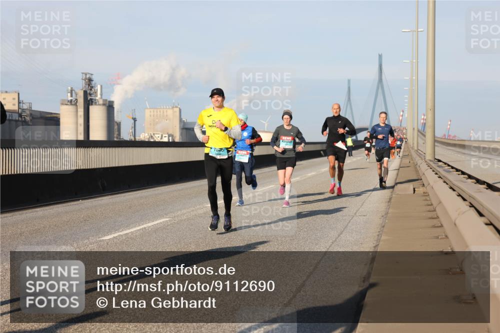 03.10.2025 - Köhlbrandbrückenlauf Lena Gebhardt http://msf.ph/oto/9112690 03.10.2025 09:42:31 Position 2  meine-sportfotos.de