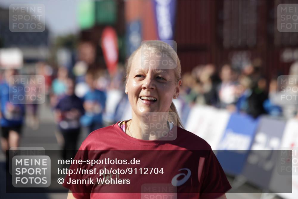 03.10.2025 - Köhlbrandbrückenlauf Jannik Wohlers http://msf.ph/oto/9112704 03.10.2025 13:31:22 Ziel 4800, 4967, 5030, 5310, 5362, 5378, 5511, 5518, 5519, 5598, 5772, 5773, 6242, 6243, 6559, 6597, 6731 meine-sportfotos.de