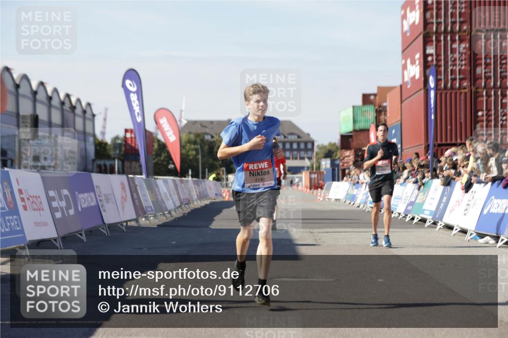 03.10.2025 - Köhlbrandbrückenlauf Jannik Wohlers http://msf.ph/oto/9112706 03.10.2025 13:01:04 Ziel 4039, 4069, 4140, 4177, 4407, 4425, 4512, 4820, 5779 meine-sportfotos.de