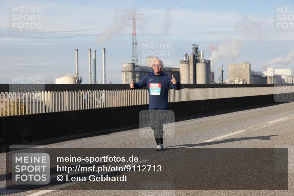 03.10.2025 - Köhlbrandbrückenlauf Lena Gebhardt http://msf.ph/oto/9112713 03.10.2025 10:16:24 Position 2 3517 meine-sportfotos.de