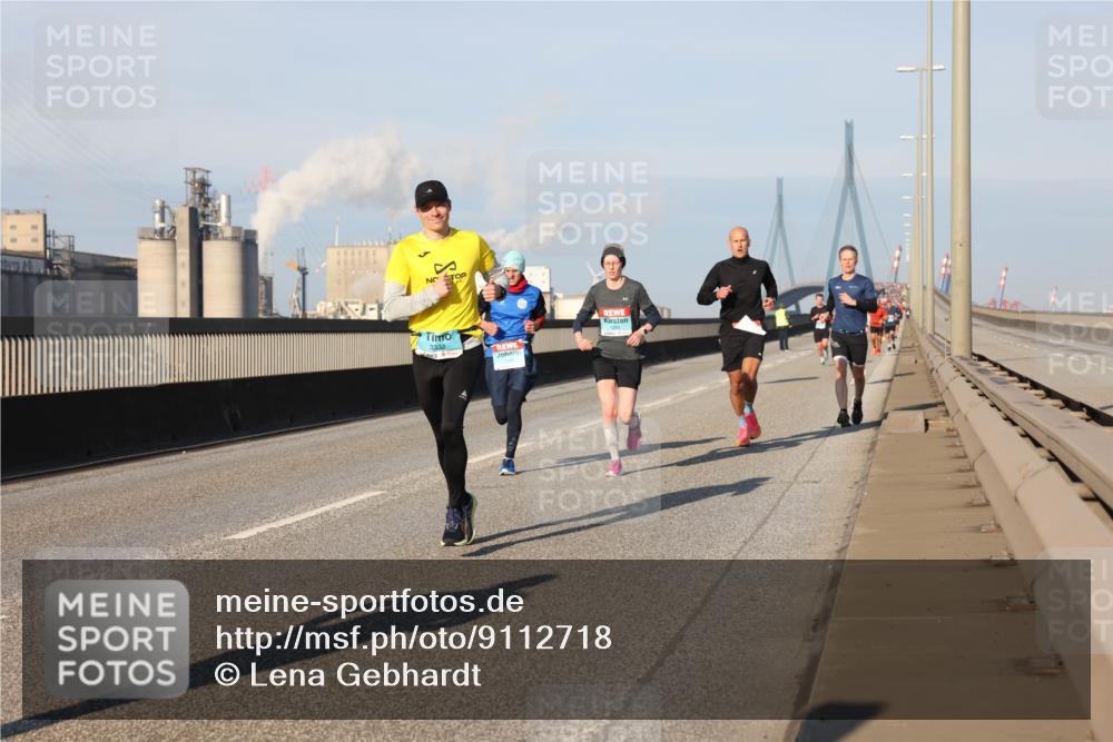 03.10.2025 - Köhlbrandbrückenlauf Lena Gebhardt http://msf.ph/oto/9112718 03.10.2025 09:42:32 Position 2 3332 meine-sportfotos.de