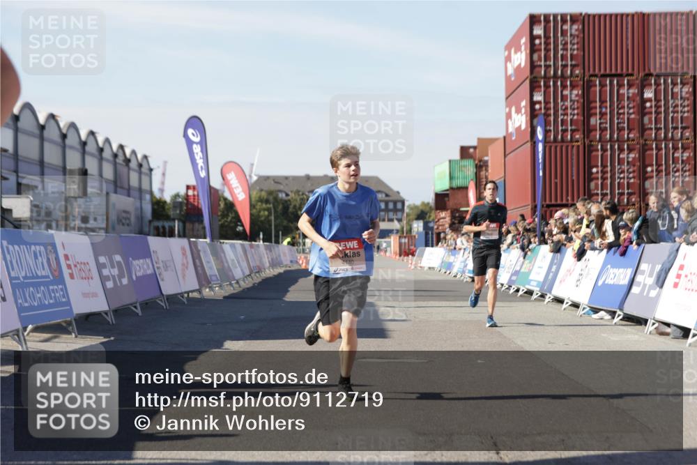 03.10.2025 - Köhlbrandbrückenlauf Jannik Wohlers http://msf.ph/oto/9112719 03.10.2025 13:01:04 Ziel 4039, 4069, 4140, 4177, 4407, 4425, 4512, 4820, 5779 meine-sportfotos.de