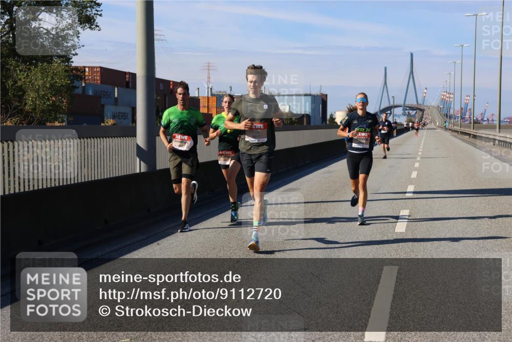 03.10.2025 - Köhlbrandbrückenlauf Strokosch-Dieckow http://msf.ph/oto/9112720 03.10.2025 12:41:59 Position 3  meine-sportfotos.de