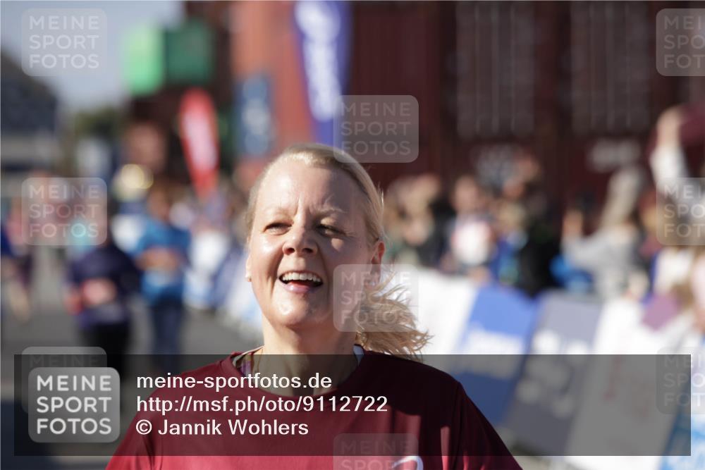 03.10.2025 - Köhlbrandbrückenlauf Jannik Wohlers http://msf.ph/oto/9112722 03.10.2025 13:31:22 Ziel 4800, 4967, 5030, 5310, 5362, 5378, 5511, 5518, 5519, 5598, 5772, 5773, 6242, 6243, 6559, 6597, 6731 meine-sportfotos.de