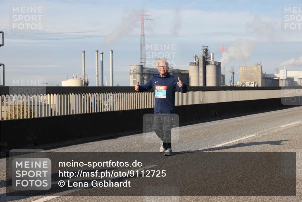 03.10.2025 - Köhlbrandbrückenlauf Lena Gebhardt http://msf.ph/oto/9112725 03.10.2025 10:16:24 Position 2 3517 meine-sportfotos.de