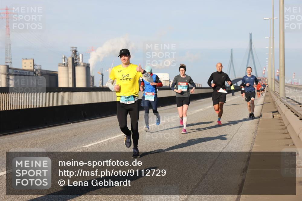 03.10.2025 - Köhlbrandbrückenlauf Lena Gebhardt http://msf.ph/oto/9112729 03.10.2025 09:42:32 Position 2 3332 meine-sportfotos.de