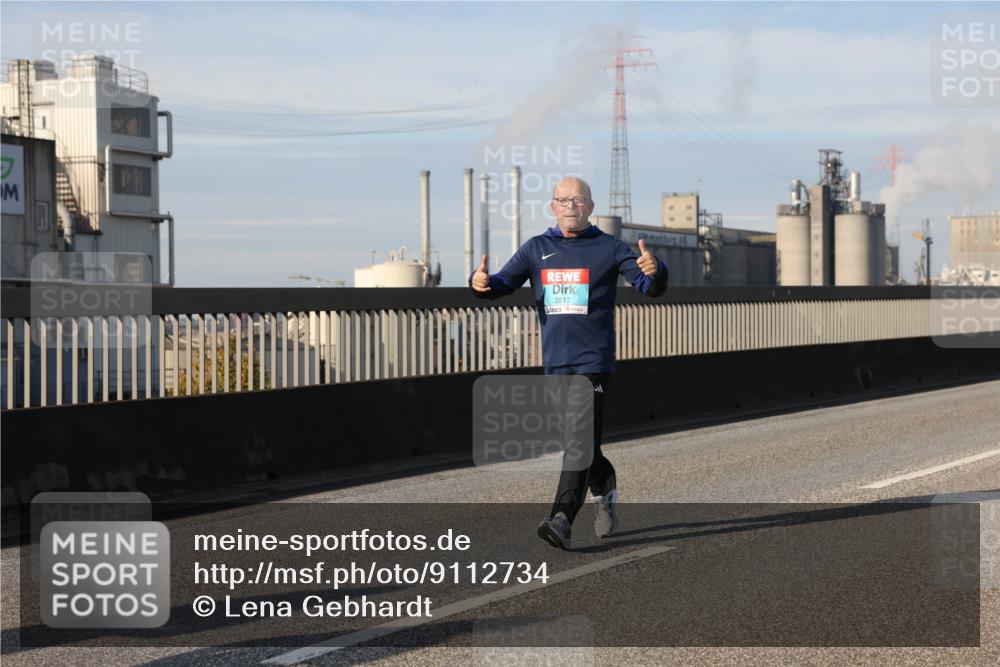 03.10.2025 - Köhlbrandbrückenlauf Lena Gebhardt http://msf.ph/oto/9112734 03.10.2025 10:16:24 Position 2 3517 meine-sportfotos.de