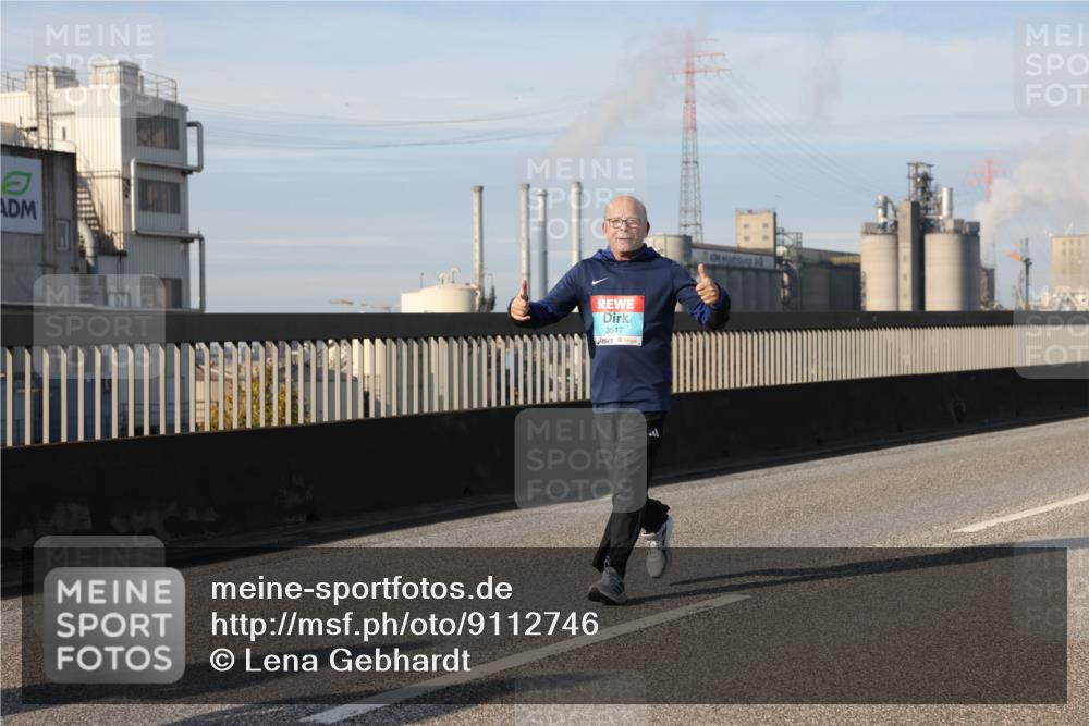 03.10.2025 - Köhlbrandbrückenlauf Lena Gebhardt http://msf.ph/oto/9112746 03.10.2025 10:16:24 Position 2 3517 meine-sportfotos.de