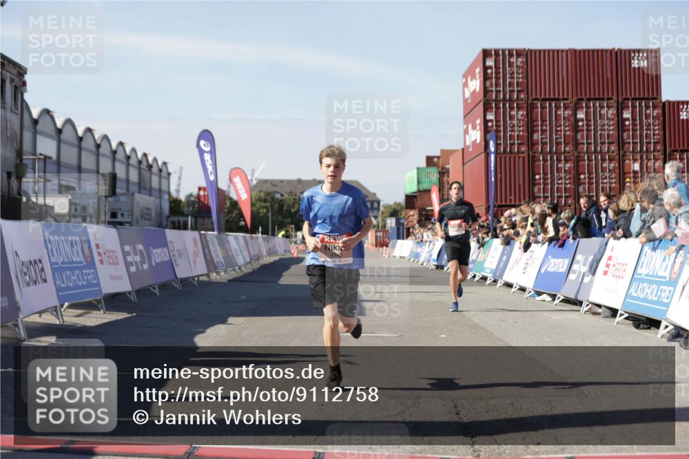 03.10.2025 - Köhlbrandbrückenlauf Jannik Wohlers http://msf.ph/oto/9112758 03.10.2025 13:01:04 Ziel 4039, 4069, 4140, 4177, 4407, 4425, 4512, 4820, 5779 meine-sportfotos.de