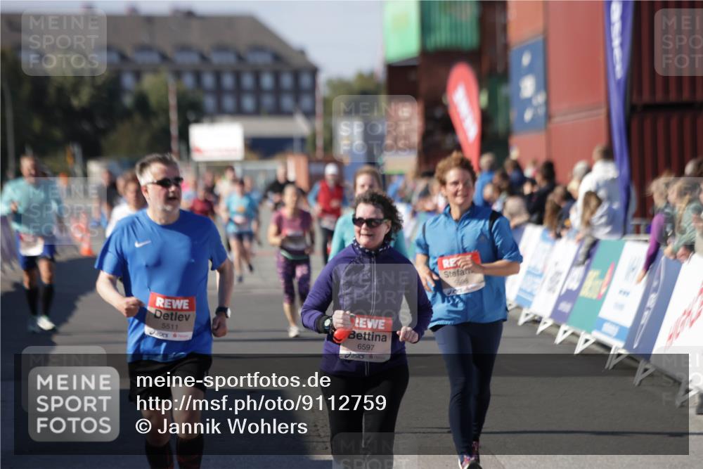 03.10.2025 - Köhlbrandbrückenlauf Jannik Wohlers http://msf.ph/oto/9112759 03.10.2025 13:31:25 Ziel 4967, 5030, 5310, 5362, 5378, 5425, 5511, 5518, 5519, 5598, 5772, 5773, 6242, 6243, 6559, 6597, 6731 meine-sportfotos.de