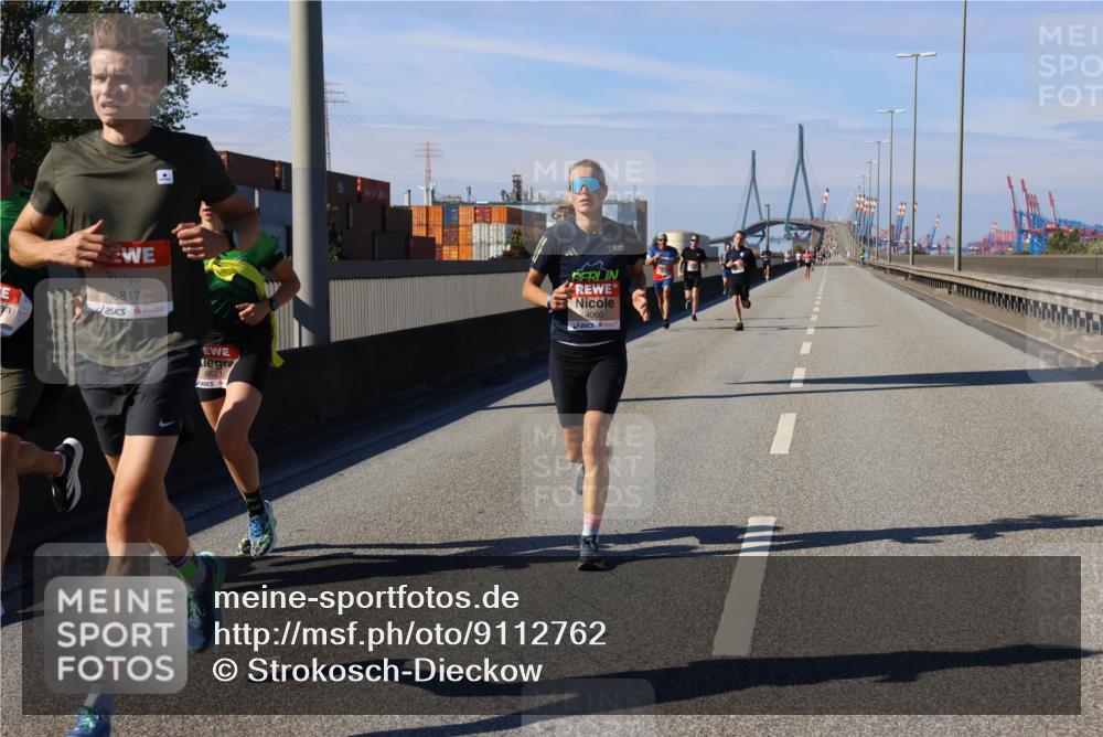 03.10.2025 - Köhlbrandbrückenlauf Strokosch-Dieckow http://msf.ph/oto/9112762 03.10.2025 12:42:00 Position 3 6817, 6621, 4060 meine-sportfotos.de