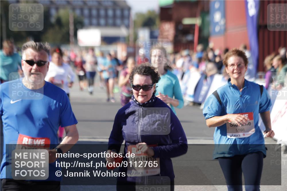 03.10.2025 - Köhlbrandbrückenlauf Jannik Wohlers http://msf.ph/oto/9112765 03.10.2025 13:31:27 Ziel 5030, 5065, 5222, 5310, 5378, 5425, 5511, 5518, 5519, 5598, 6242, 6243, 6597, 6731 meine-sportfotos.de