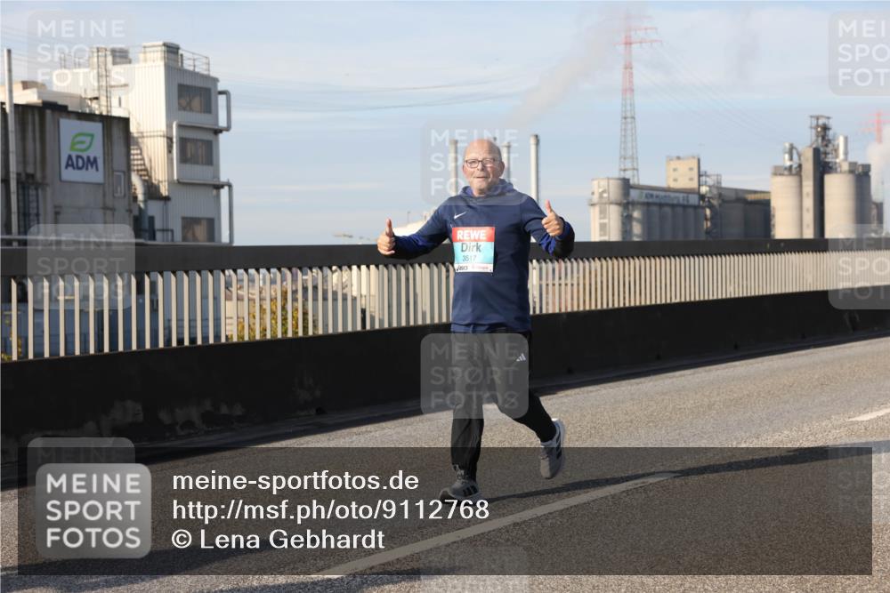 03.10.2025 - Köhlbrandbrückenlauf Lena Gebhardt http://msf.ph/oto/9112768 03.10.2025 10:16:25 Position 2 3517 meine-sportfotos.de