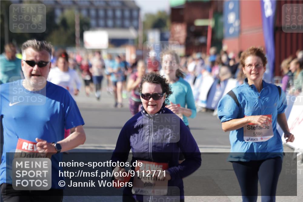 03.10.2025 - Köhlbrandbrückenlauf Jannik Wohlers http://msf.ph/oto/9112771 03.10.2025 13:31:27 Ziel 5030, 5065, 5222, 5310, 5378, 5425, 5511, 5518, 5519, 5598, 6242, 6243, 6597, 6731 meine-sportfotos.de