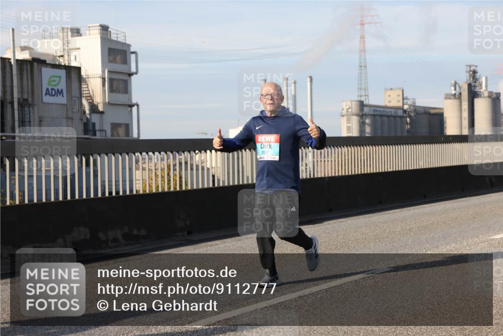03.10.2025 - Köhlbrandbrückenlauf Lena Gebhardt http://msf.ph/oto/9112777 03.10.2025 10:16:25 Position 2 3517 meine-sportfotos.de