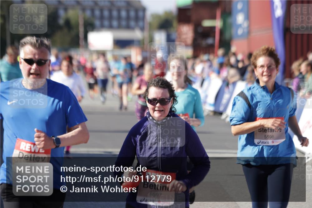 03.10.2025 - Köhlbrandbrückenlauf Jannik Wohlers http://msf.ph/oto/9112779 03.10.2025 13:31:27 Ziel 5030, 5065, 5222, 5310, 5378, 5425, 5511, 5518, 5519, 5598, 6242, 6243, 6597, 6731 meine-sportfotos.de
