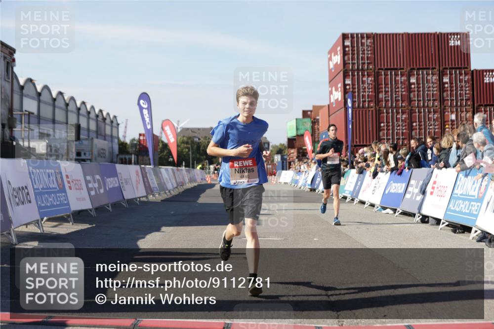 03.10.2025 - Köhlbrandbrückenlauf Jannik Wohlers http://msf.ph/oto/9112781 03.10.2025 13:01:05 Ziel 4039, 4069, 4140, 4177, 4407, 4425, 4512, 4820, 5779, 6614 meine-sportfotos.de
