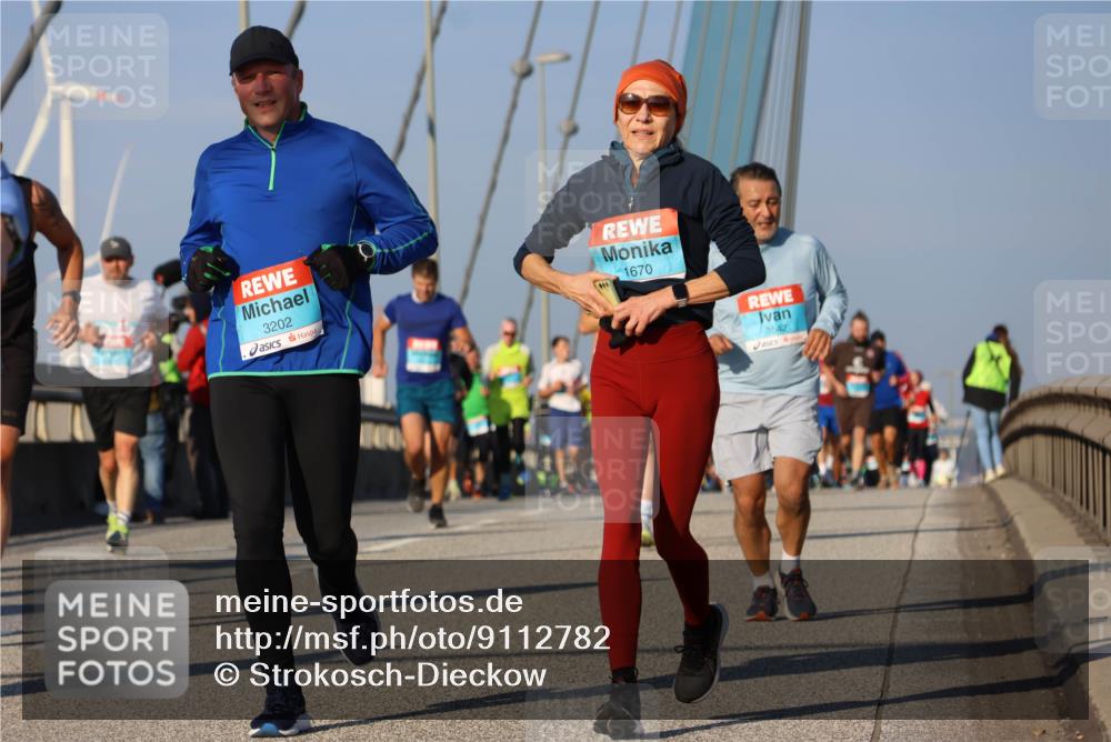 03.10.2025 - Köhlbrandbrückenlauf Strokosch-Dieckow http://msf.ph/oto/9112782 03.10.2025 09:46:22 Position 2 3202, 905, 1670, 3542 meine-sportfotos.de