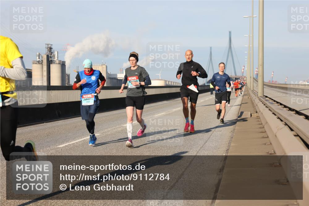 03.10.2025 - Köhlbrandbrückenlauf Lena Gebhardt http://msf.ph/oto/9112784 03.10.2025 09:42:33 Position 2  meine-sportfotos.de