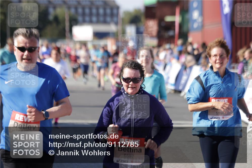 03.10.2025 - Köhlbrandbrückenlauf Jannik Wohlers http://msf.ph/oto/9112785 03.10.2025 13:31:27 Ziel 5030, 5065, 5222, 5310, 5378, 5425, 5511, 5518, 5519, 5598, 6242, 6243, 6597, 6731 meine-sportfotos.de