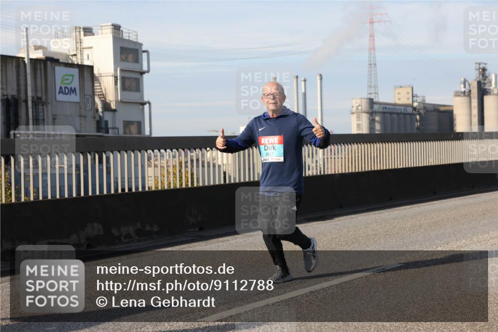 03.10.2025 - Köhlbrandbrückenlauf Lena Gebhardt http://msf.ph/oto/9112788 03.10.2025 10:16:25 Position 2 3517 meine-sportfotos.de