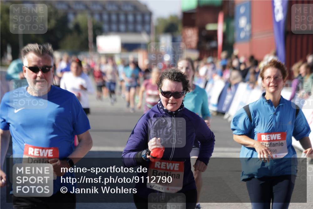 03.10.2025 - Köhlbrandbrückenlauf Jannik Wohlers http://msf.ph/oto/9112790 03.10.2025 13:31:27 Ziel 5030, 5065, 5222, 5310, 5378, 5425, 5511, 5518, 5519, 5598, 6242, 6243, 6597, 6731 meine-sportfotos.de