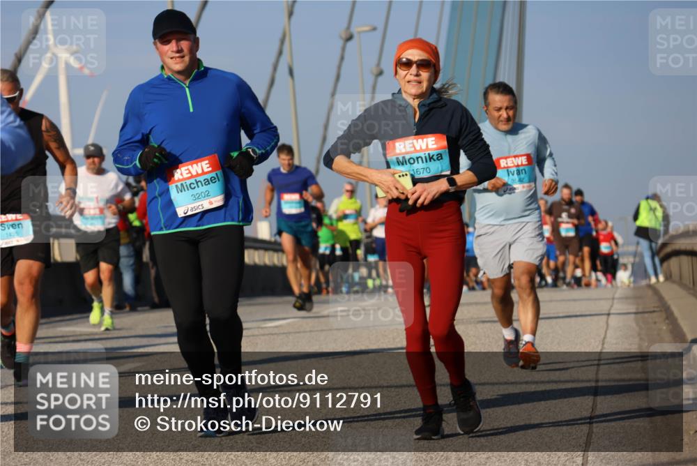 03.10.2025 - Köhlbrandbrückenlauf Strokosch-Dieckow http://msf.ph/oto/9112791 03.10.2025 09:46:22 Position 2 1435, 3202, 1670, 3, 42 meine-sportfotos.de