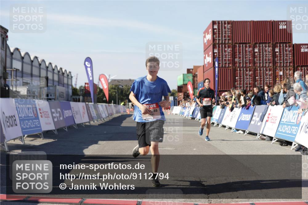 03.10.2025 - Köhlbrandbrückenlauf Jannik Wohlers http://msf.ph/oto/9112794 03.10.2025 13:01:05 Ziel 4039, 4069, 4140, 4177, 4407, 4425, 4512, 4820, 5779, 6614 meine-sportfotos.de