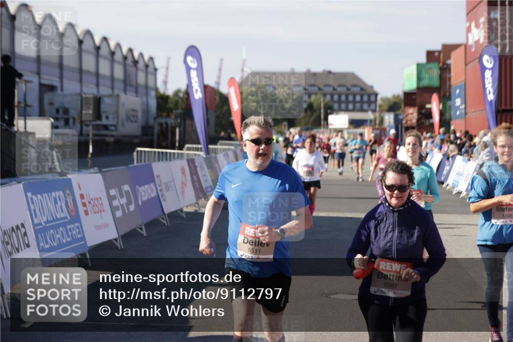 03.10.2025 - Köhlbrandbrückenlauf Jannik Wohlers http://msf.ph/oto/9112797 03.10.2025 13:31:28 Ziel 5030, 5065, 5171, 5222, 5425, 5511, 5518, 5519, 5598, 6597, 6731 meine-sportfotos.de