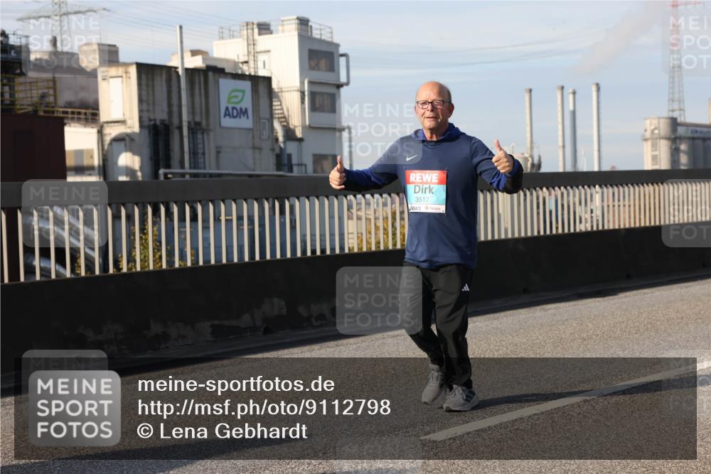 03.10.2025 - Köhlbrandbrückenlauf Lena Gebhardt http://msf.ph/oto/9112798 03.10.2025 10:16:25 Position 2 3517 meine-sportfotos.de