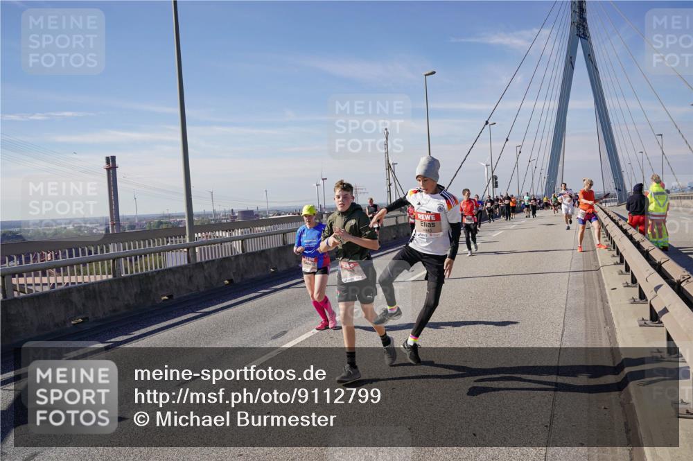 03.10.2025 - Köhlbrandbrückenlauf Michael Burmester http://msf.ph/oto/9112799 03.10.2025 12:54:42 Position 2 4945 meine-sportfotos.de