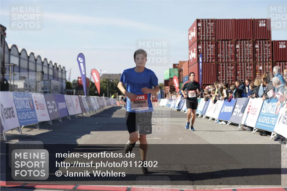 03.10.2025 - Köhlbrandbrückenlauf Jannik Wohlers http://msf.ph/oto/9112802 03.10.2025 13:01:05 Ziel 4039, 4069, 4140, 4177, 4407, 4425, 4512, 4820, 5779, 6614 meine-sportfotos.de