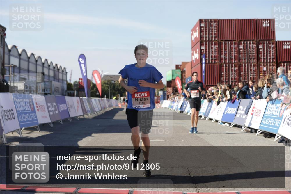 03.10.2025 - Köhlbrandbrückenlauf Jannik Wohlers http://msf.ph/oto/9112805 03.10.2025 13:01:05 Ziel 4039, 4069, 4140, 4177, 4407, 4425, 4512, 4820, 5779, 6614 meine-sportfotos.de
