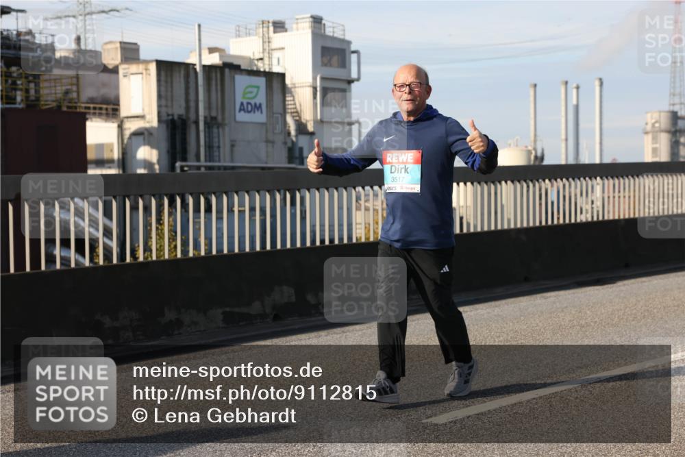 03.10.2025 - Köhlbrandbrückenlauf Lena Gebhardt http://msf.ph/oto/9112815 03.10.2025 10:16:25 Position 2 3517 meine-sportfotos.de